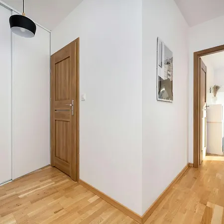 Appartamento Spacious In With Large Terrace And 2 Parking Spaces By Renters Breslavia