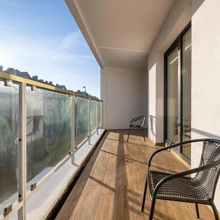Appartamento Spacious In With Large Terrace And 2 Parking Spaces By Renters