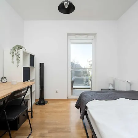 Spacious In With Large Terrace And 2 Parking Spaces By Renters Apartamento