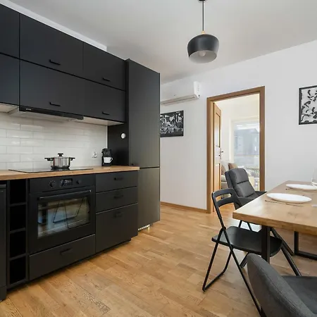 Spacious In With Large Terrace And 2 Parking Spaces By Renters * Breslau