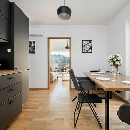 Apartamento Spacious In With Large Terrace And 2 Parking Spaces By Renters