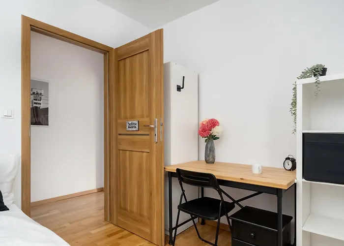 Spacious In With Large Terrace And 2 Parking Spaces By Renters