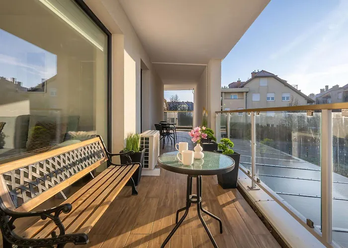 Spacious In With Large Terrace And 2 Parking Spaces By Renters * Βρότσλαβ